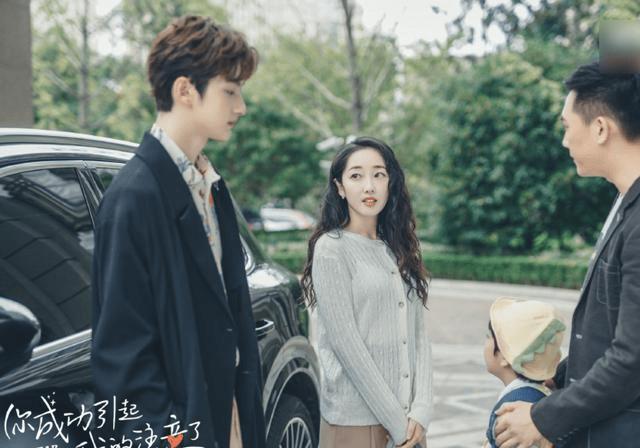 时尚发型女孩