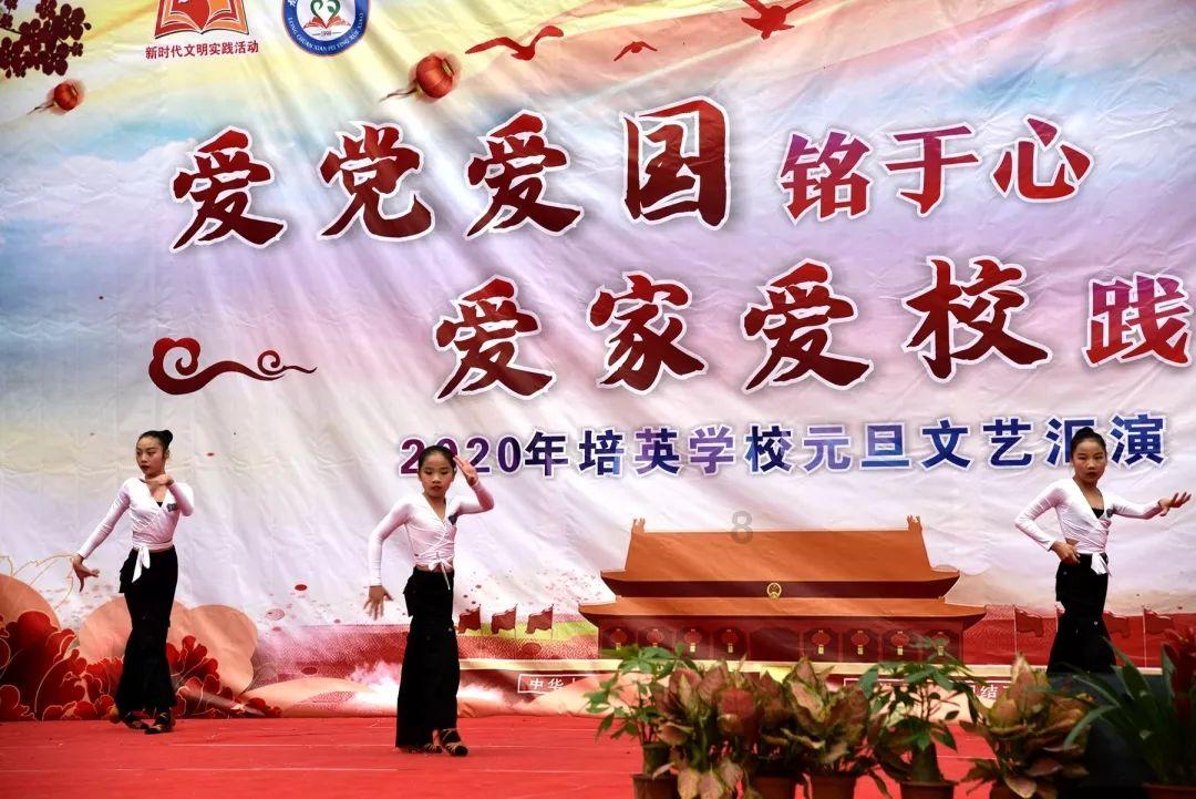 《人民的名义》吴惠芬身为大学教授，私生活混乱，潜规则小林多年